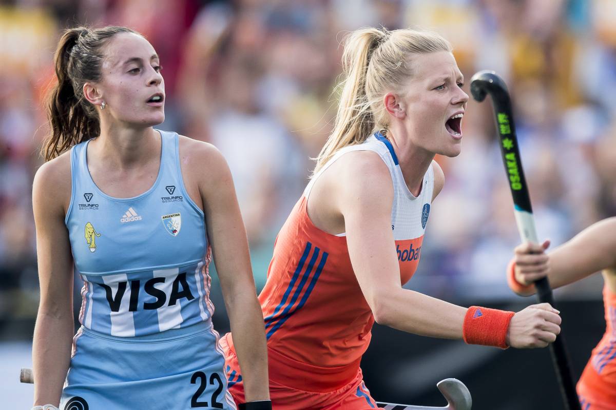 Argentina (w) - India( w): Forecast and bet on the women's semi-final field hockey match at the OI-2020